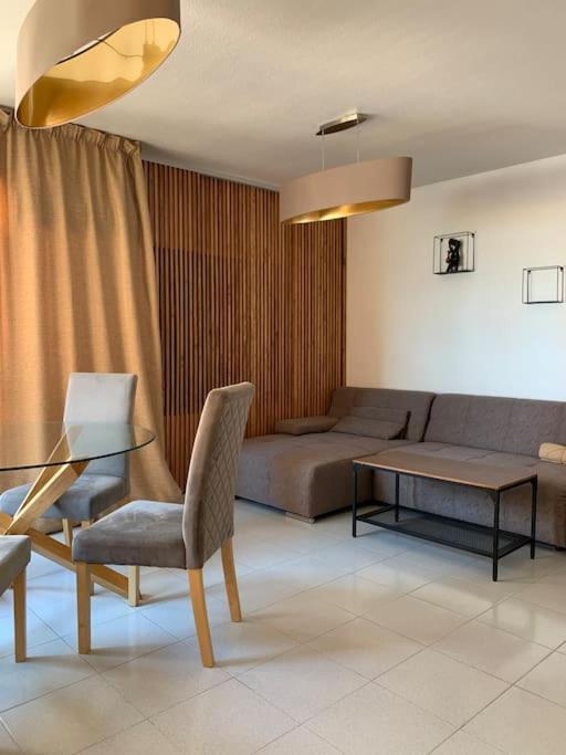 Schoene Wohnung In Zentrum Von Torrevieja Exterior foto